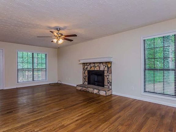 4th image of 3156 Cedardale Dr