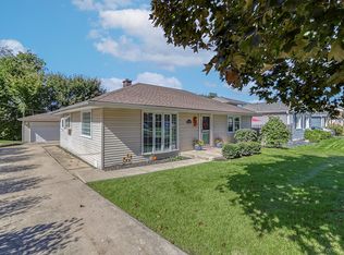 1048 Hermes Ave, Lemont, IL 60439