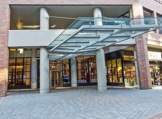 211 E Ohio St APT 803, Chicago, IL 60611