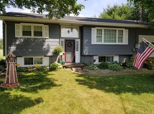 127 Crockett Dr, Quincy, MI 49082