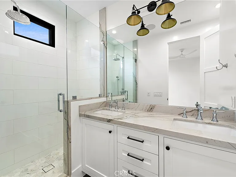 434 1/2 Goldenrod Ave — Photo 11