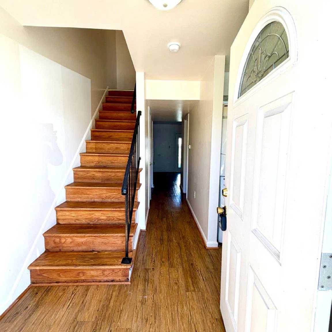 3 bed, 2.5 bath, 1372 sqft, $2,500 — Photo 3