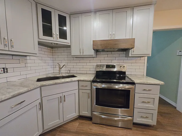 126 La Silla Dr — Photo 9