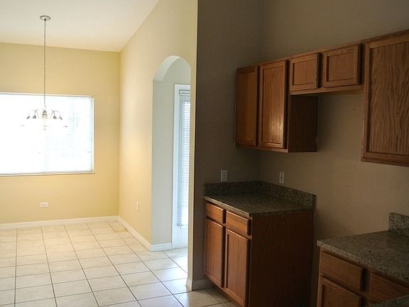 5th image of 202 Hillcrest Dr