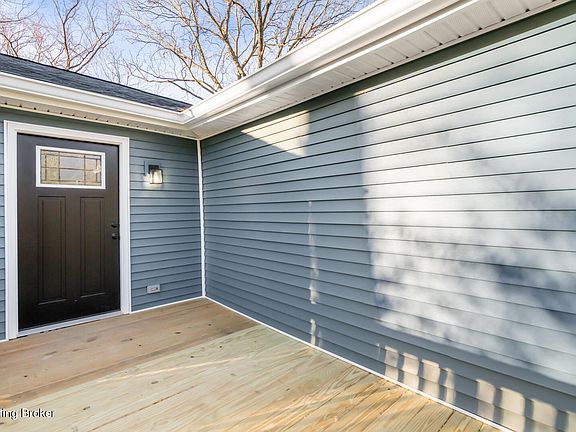 3rd image of 9303 3rd Street Rd