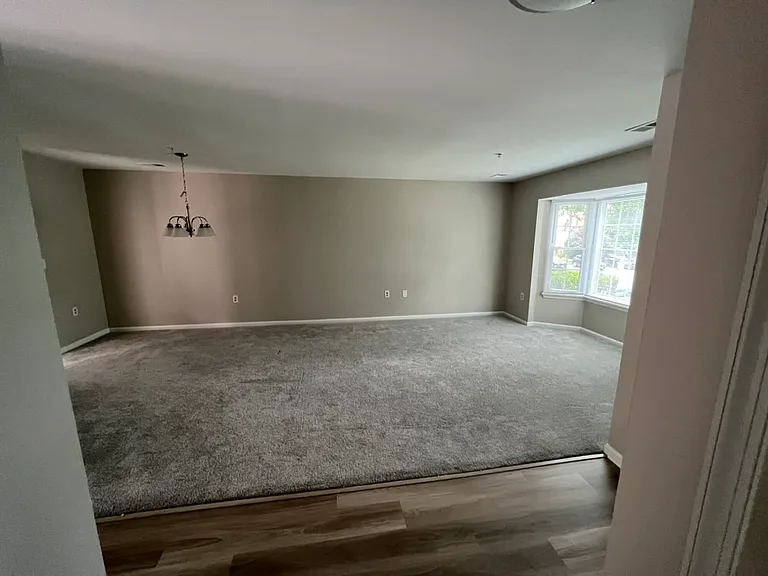 1031 Murdoch Ct #1 — Photo 3
