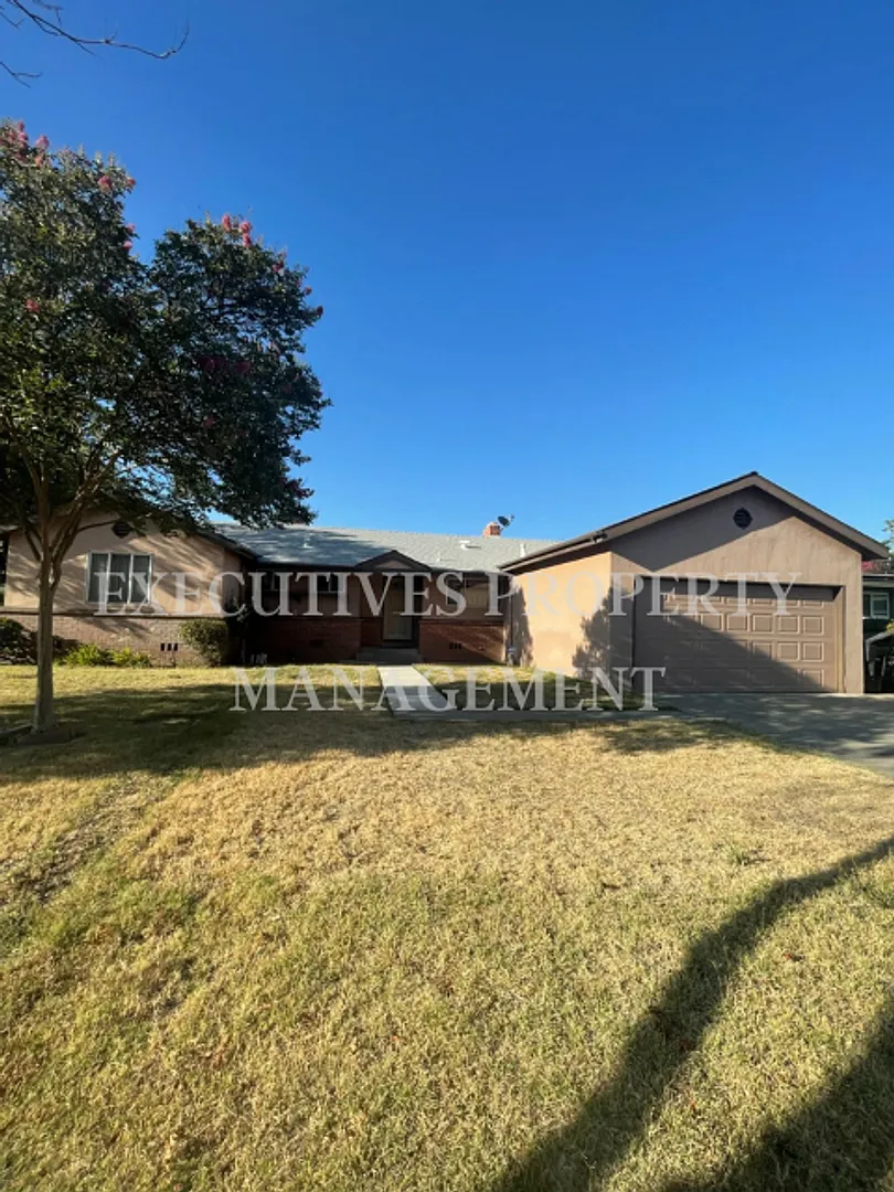 For Rent in Atwater || 795 Juniper Ave Atwater, CA 95301 — Photo 1