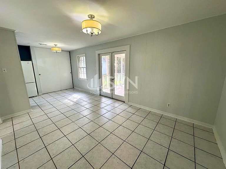 110 Windsor Dr — Photo 8