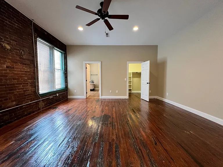 301 Market St SE — Photo 16