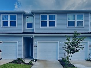 614 Holly Lakes Dr, Orange Park, FL 32073