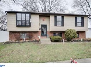 35 Rose Ave, Maple Shade, NJ 08052