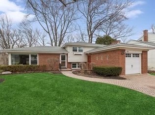 44 W Center Ave, Lake Bluff, IL 60044