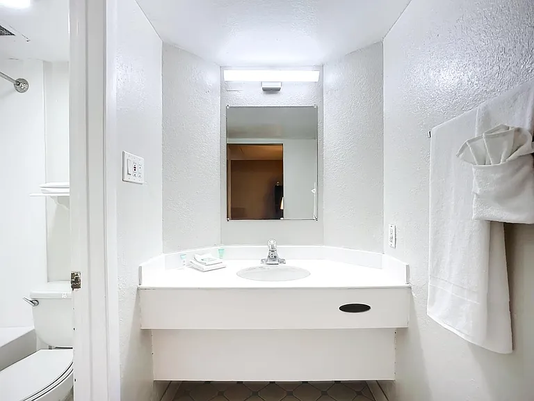 Stayable Jacksonville North — Photo 11