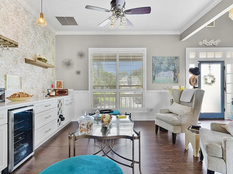 500 Turnberry Ln — Photo 10