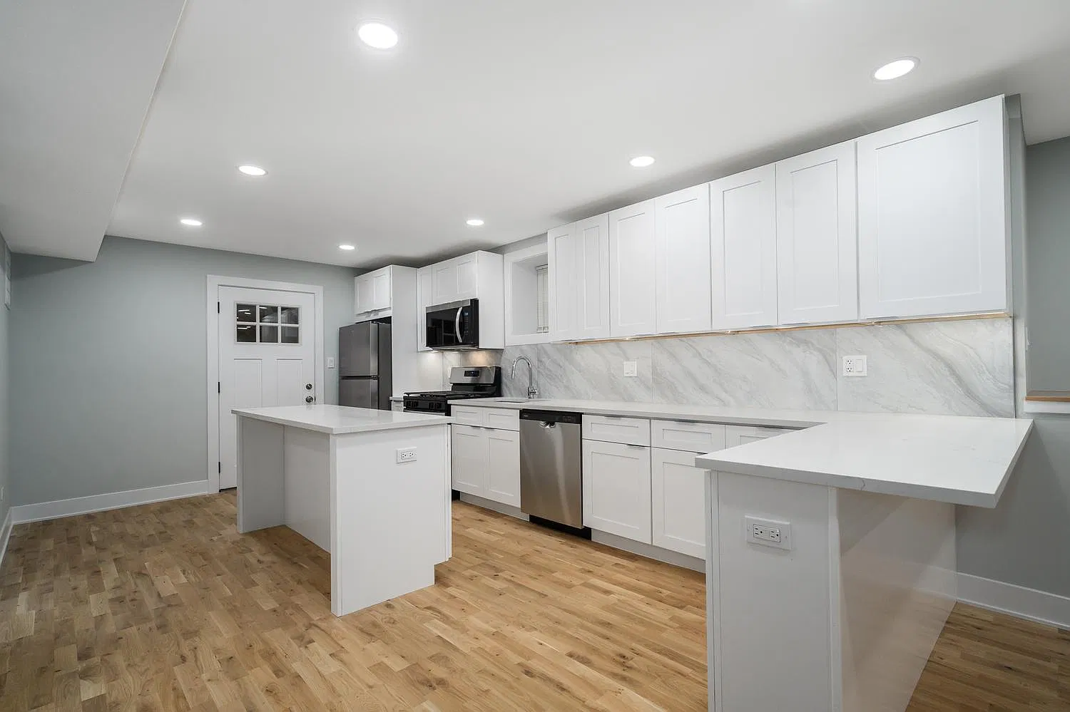 3 bed, 1600 sqft, $3,850 — Photo 4