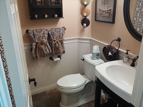 3rd image of 27328 Chesterfield Dr