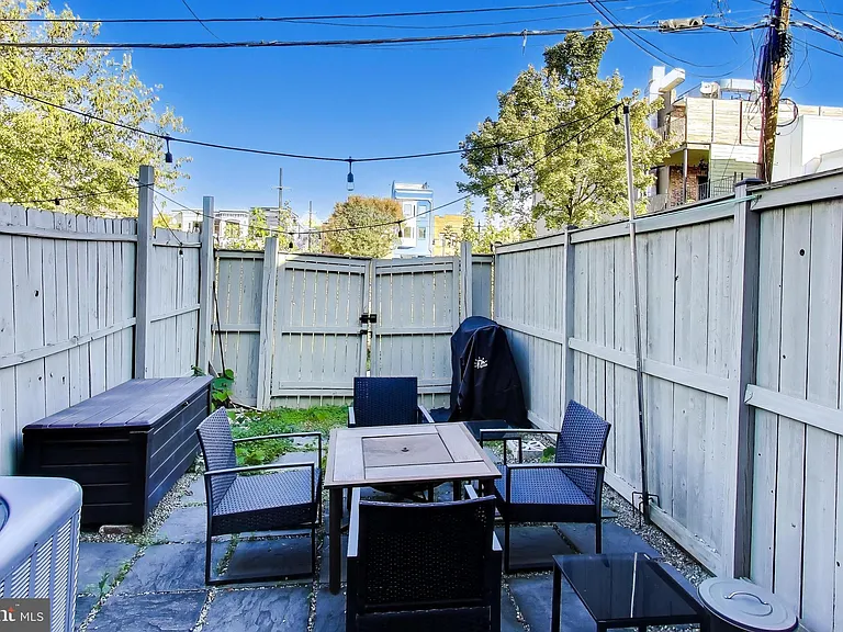 1238 Linden Pl NE — Photo 12
