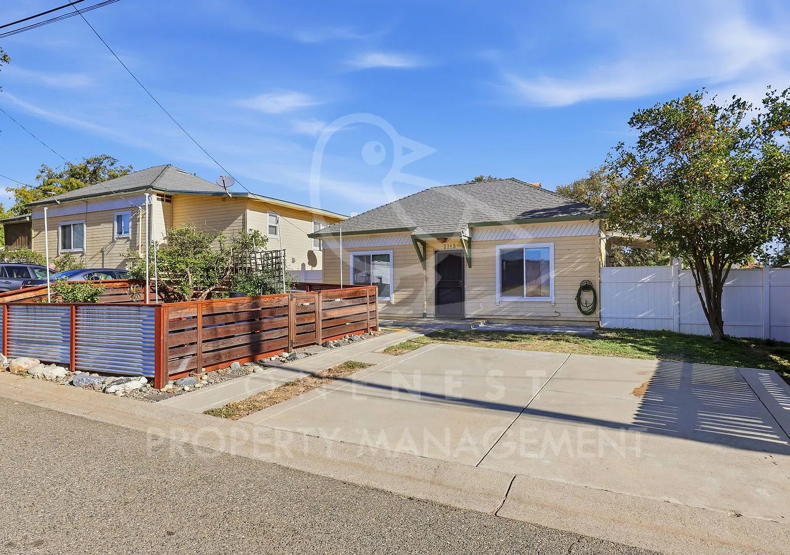 Charming 2 Bed, 1 Bath Cottage with Private Entrance, Covered Patio and Garden Beds | 314B Main S... — Photo 3