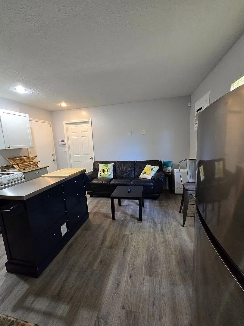Rent Includes Everything! Water, Electric, High Speed Internet, Streaming Services, Lawn Maintena... — Photo 4