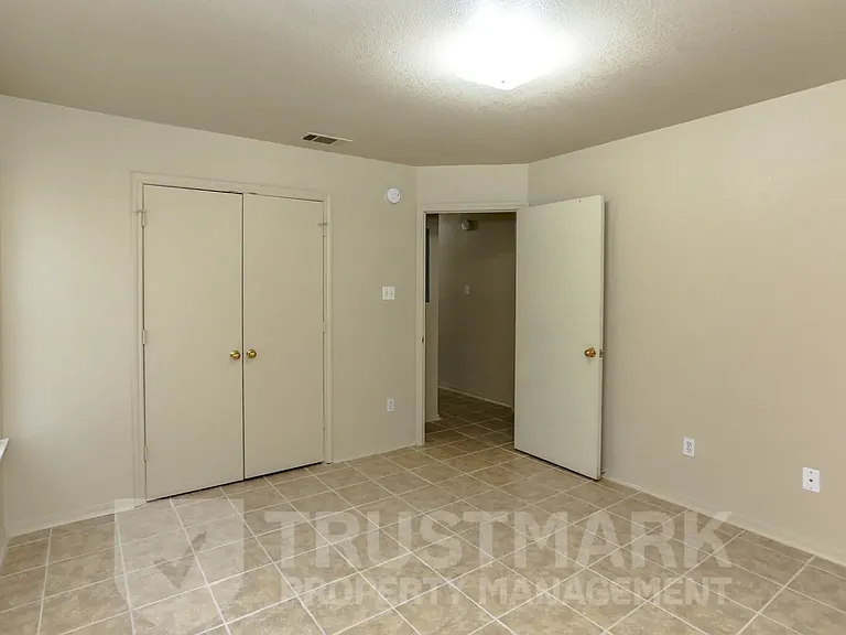 932 Maplewood St #B — Photo 15