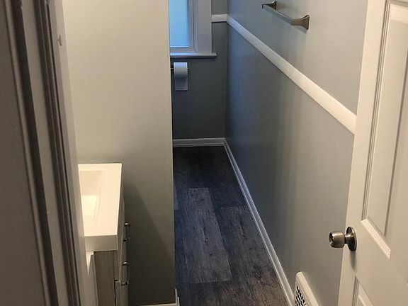 3rd image of 1462 Winton Ave #1