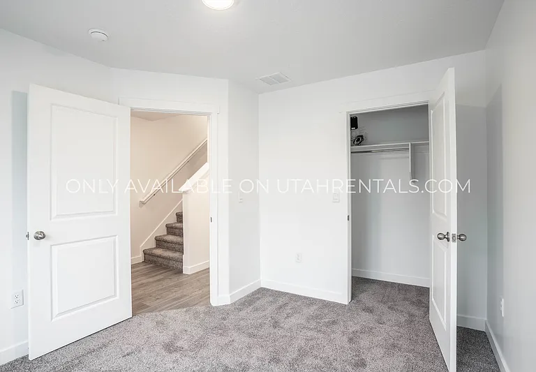 333 S 1110 W — Photo 6