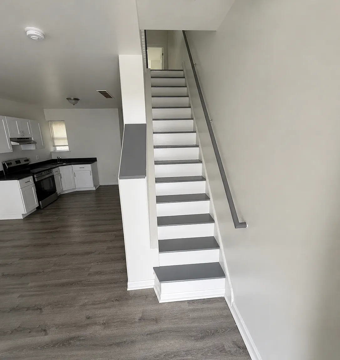 4 bed, 1.5 bath, 1114 sqft, $1,700 — Photo 4