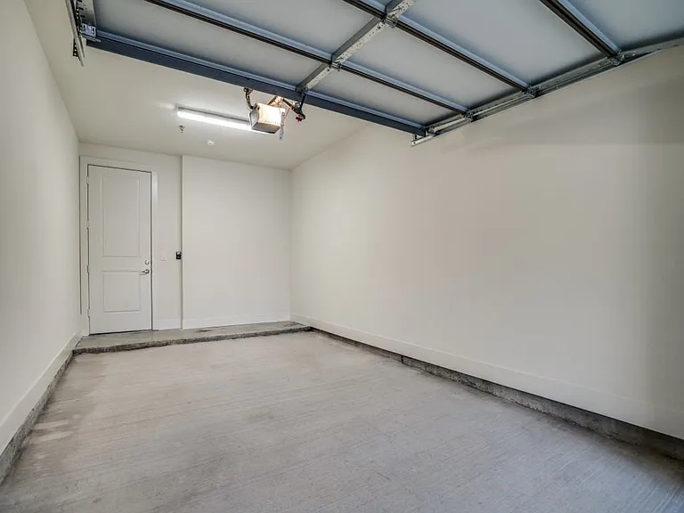 Aura Southgate Apartments — Photo 41