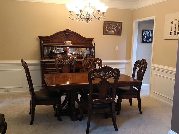 Formal Dining