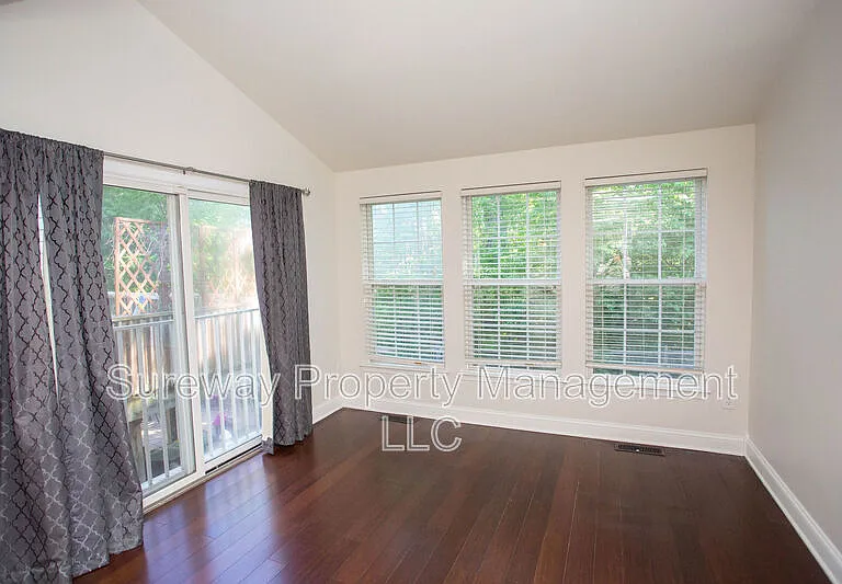 130 Mount Vernon Ct — Photo 12