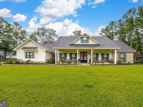 129 Barrington Oaks Dr, Brunswick, GA 31523