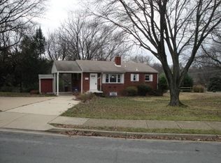 6043 Lebanon Dr, Falls Church, VA 22041