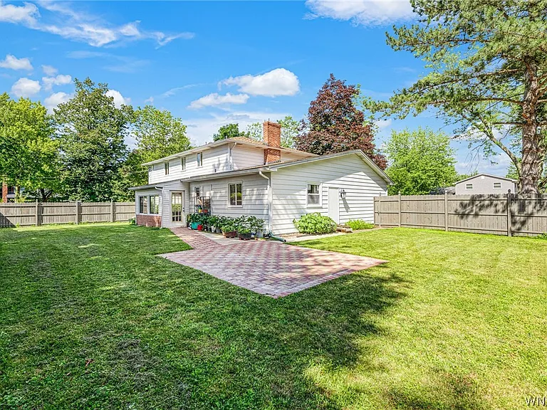 71 Chaumont Dr — Photo 6