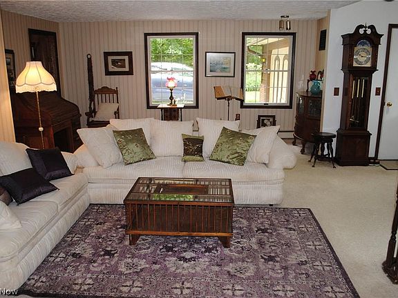 4th image of 6298 Riverdale Dr