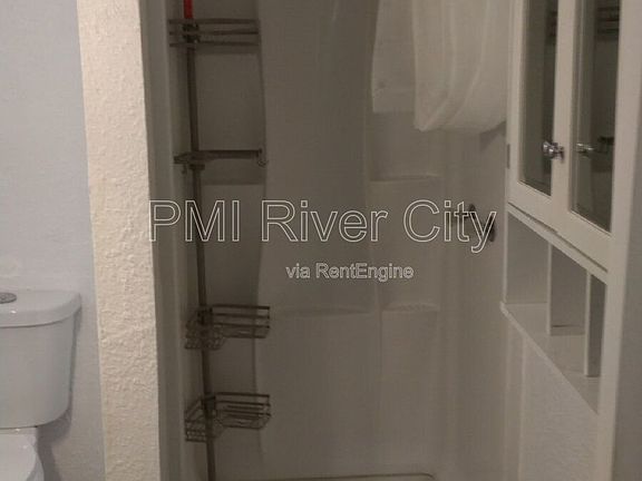 4th image of 8136 Siskin Ave