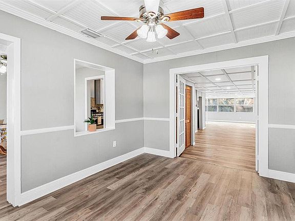 4th image of 817 Oak Dr
