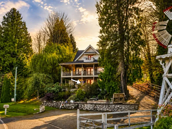 103 Goodman Rd Unit B, Point Roberts, WA 98281