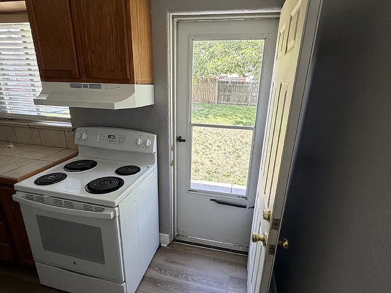 1 bed, 1.0 bath, 620 sqft, $1,350 — Photo 26