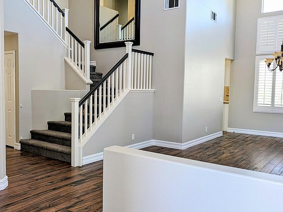 4th image of 8804 E Crestview Ln
