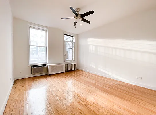 Rented by Kahen Properties | media 9