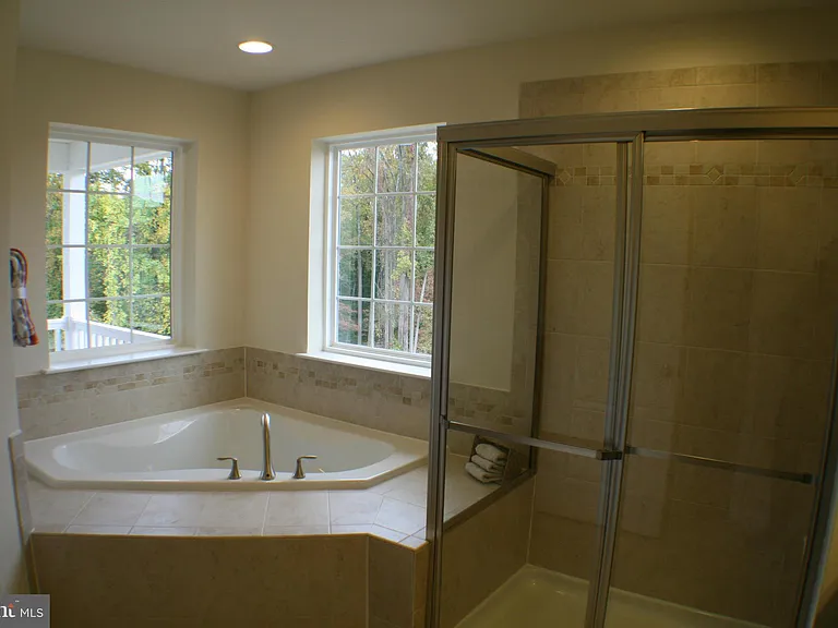 1610 Sun High Ter — Photo 13