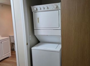 8 Greenleaf Dr APT L, Merrimac, MA 01860
