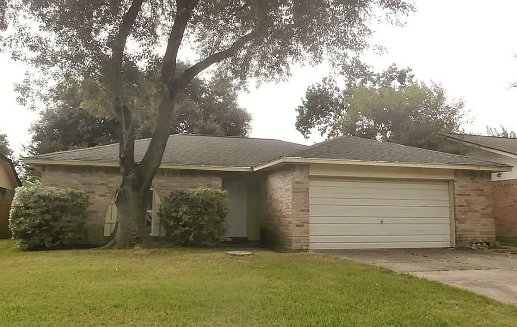 3 bed, 2.0 bath, 1337 sqft, $1,850 — Photo 1