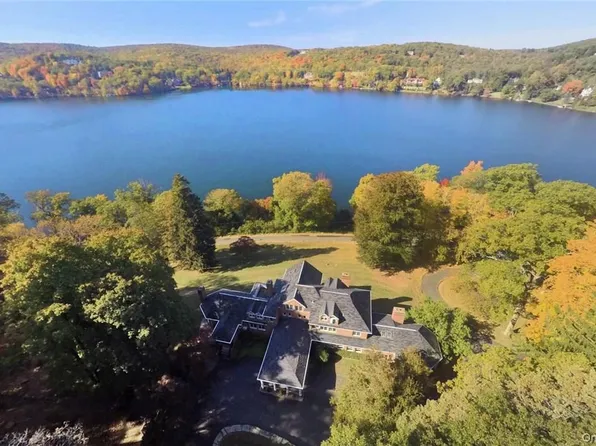 262 Tuxedo Road, Tuxedo Park, NY 10987