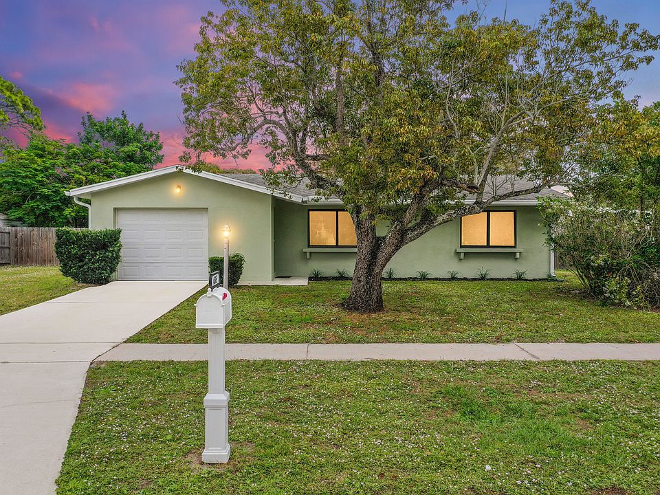 1st image of 435 NE Solida Circle