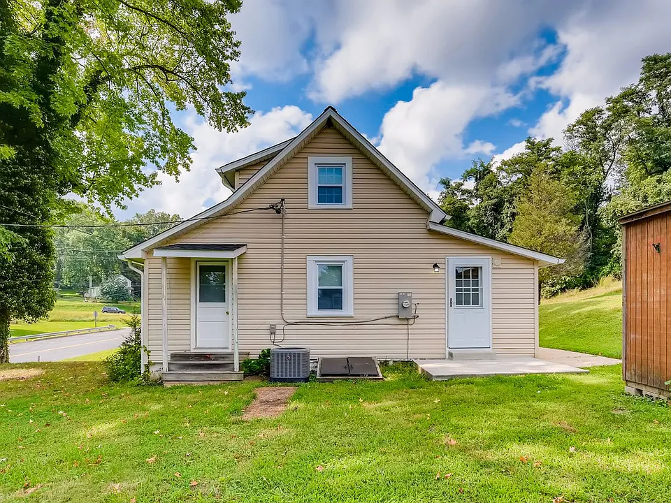 322 Superior St