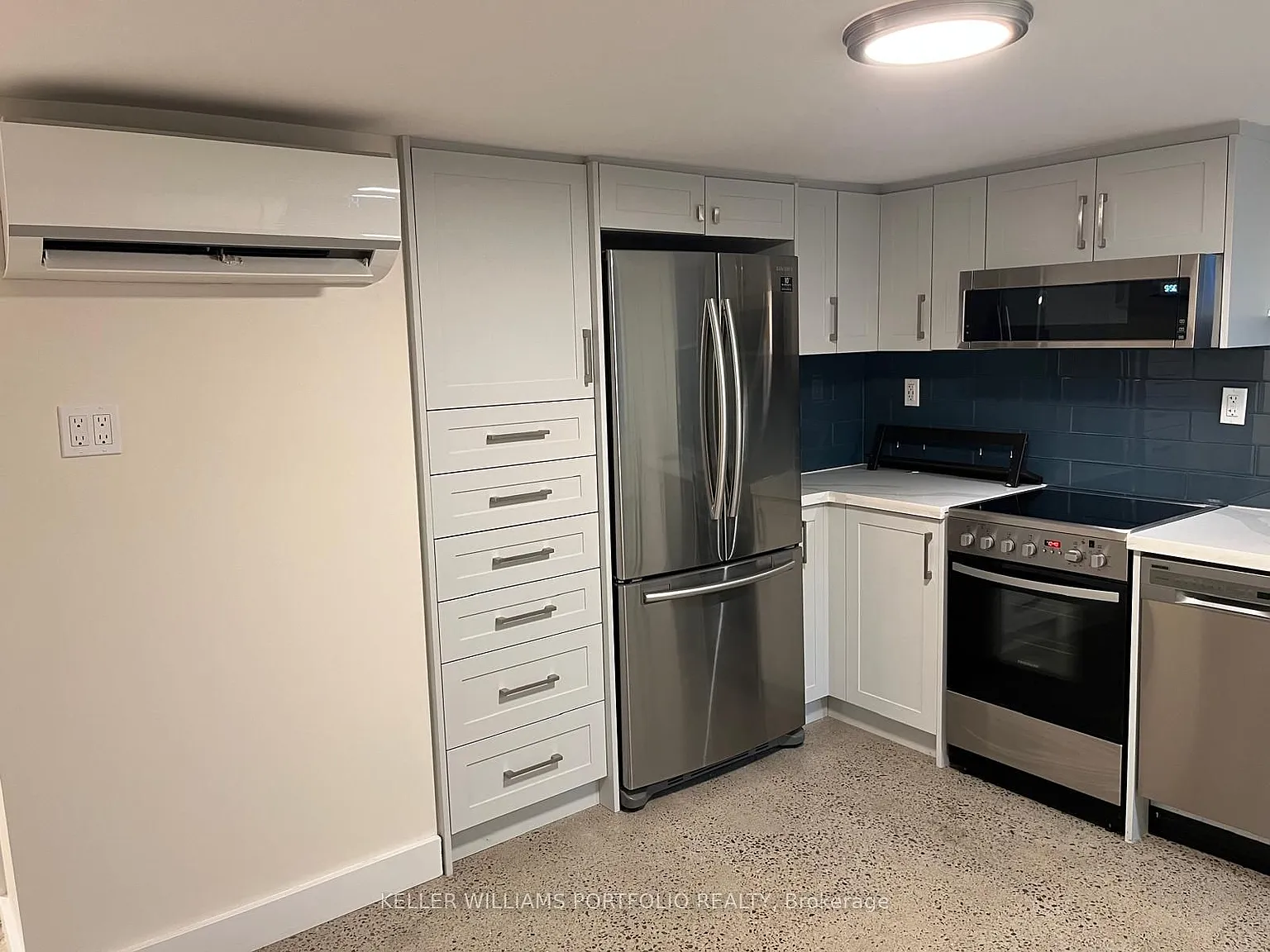 2 bed, $3,200 — Photo 2