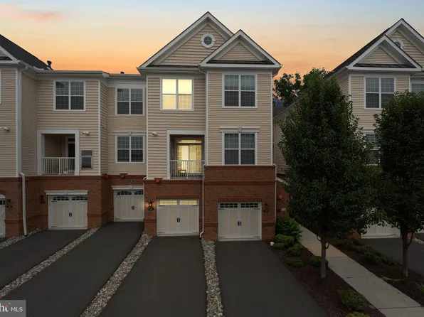 23235 Milltown Knoll Sq Unit 107, Ashburn, VA 20148