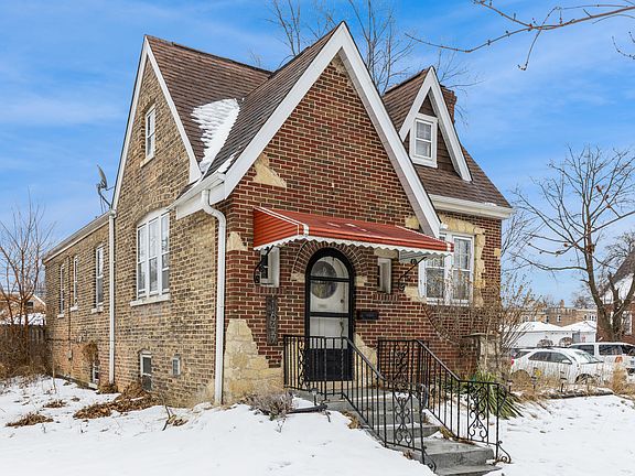 3rd image of 1647 Clinton Ave