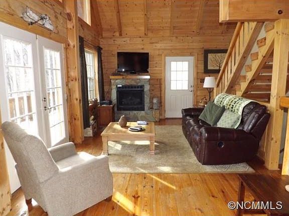 5th image of 600 Mountainside Dr